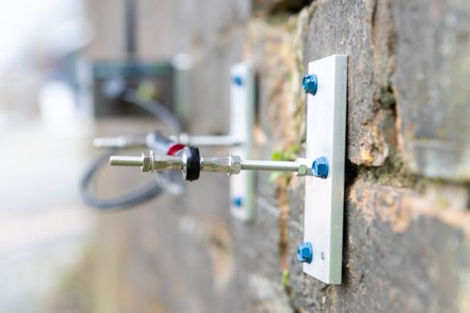 Crack sensor